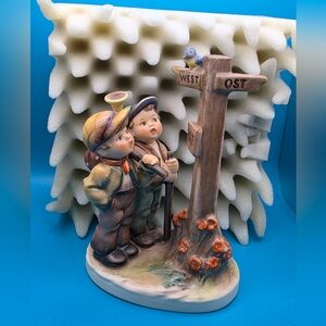 Charming Figurine with Signpost and Children Crossroads Hummel